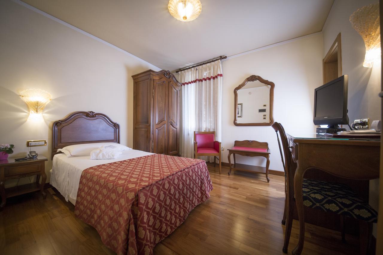 Hotel Spessotto Portogruaro Exteriör bild